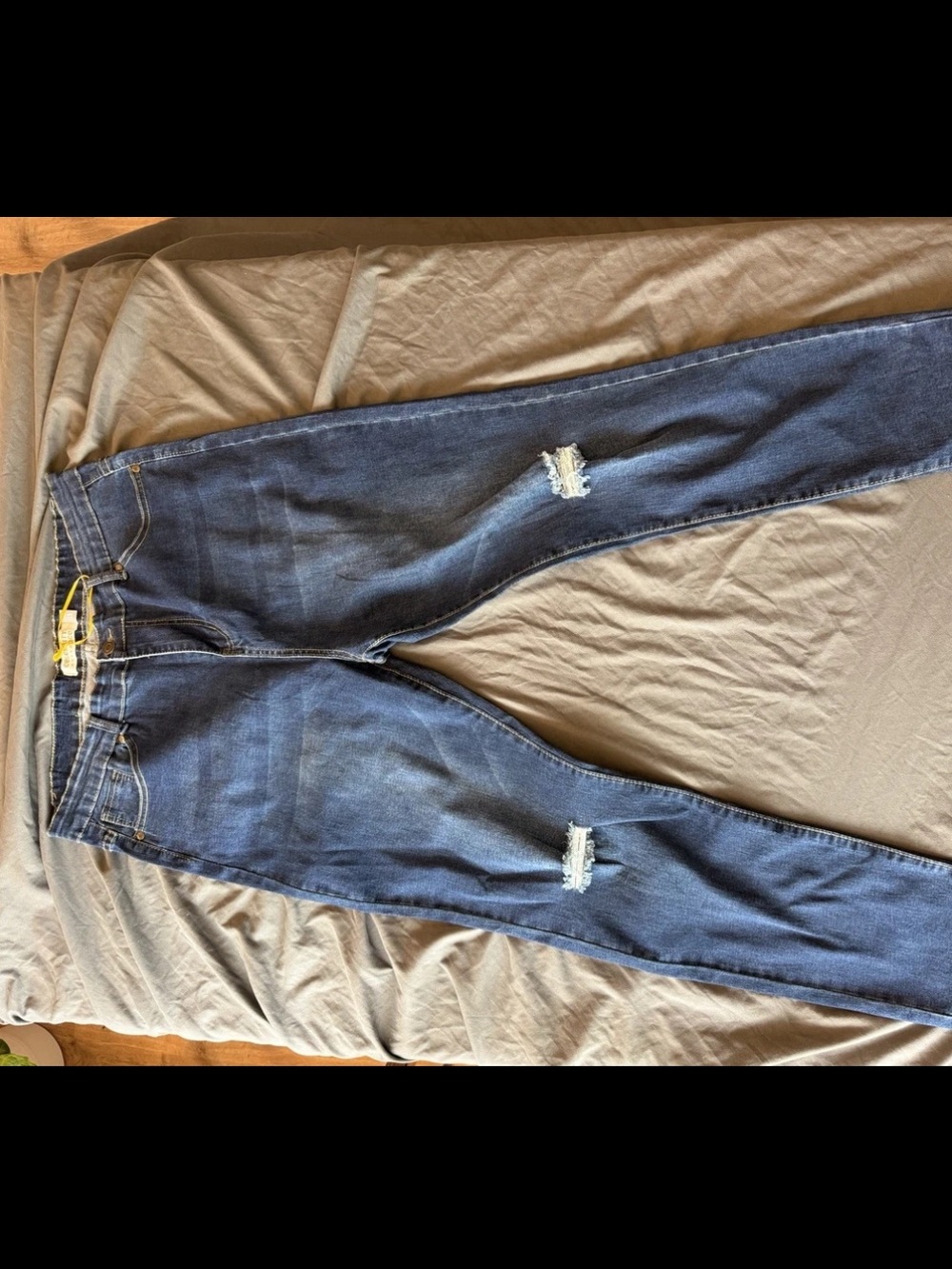 Skinny Distressed Women’s Jeans - Dark Blue